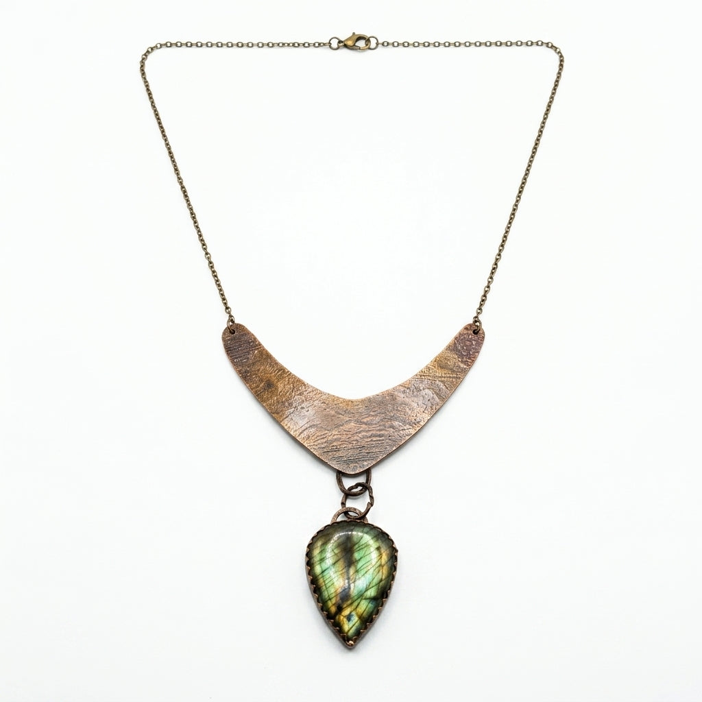 Collier labradorite jaune et violette, motif serpent